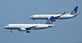 United Airlines Airbus A320 and Boeing 737-800 on final approach at San Francisco