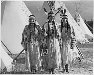 Yakama women, 1911