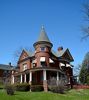 1045 W. 3rd St
