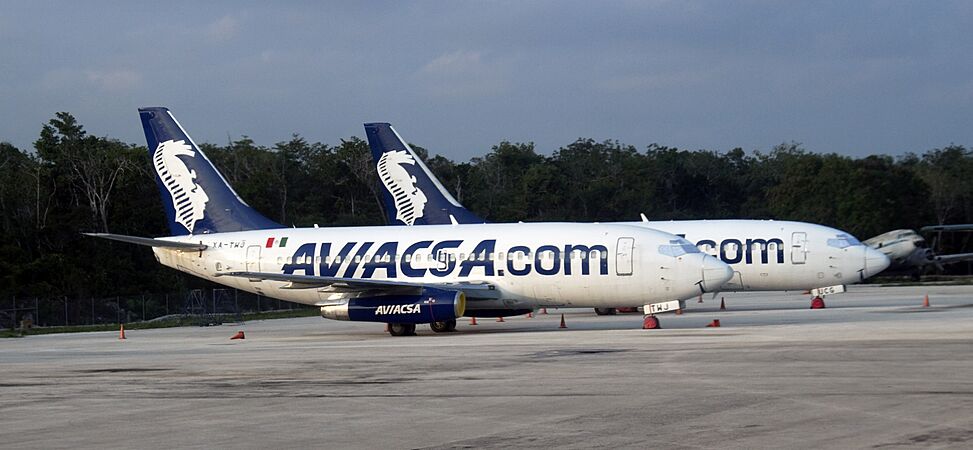 Aviacsa Boeing 737-219 Adv XA-TWJ and XA-UCG (4391517181)