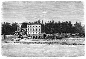 Canal Imperial de Aragón, vista de la casa de compuertas y de la presa del Bocal