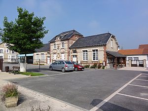 Condé-sur-Suippe (Aisne) Mairie-école