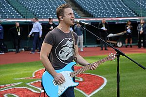 Five-time Grammy nominee Hunter Hayes performs his national anthem soundcheck, hours before Game 6 of the World Series. (30415750290)