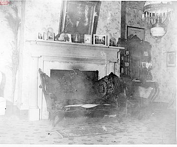 GEORGE M. MURRELL HOUSE - INTERIOR VIEW - PHOTO BY JENNIE ROSS COBB, c. 1896-1906