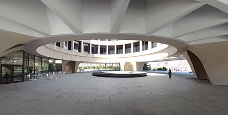 Hirshhorn Museum (33515897644)