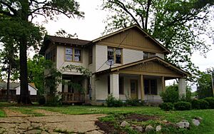 House in Elm St HD