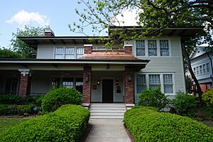 McKinney April 2017 087 (311 N. College)