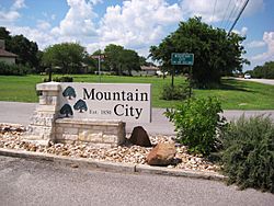 Entrance to the community of Mountain City.