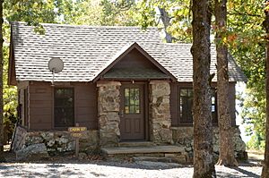 Mt. Nebo State Park Cabins Historic District, Cabin 67