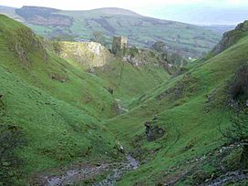 Peveril Castle and Cave Dale.jpg