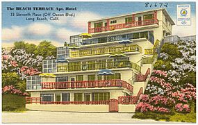 The Beach Terrace Apt. Hotel, 33 Eleventh Place (Off Ocean Blvd.), Long Beach, Calif (81672)