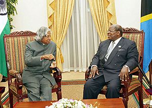 The President Dr. A.P.J. Abdul Kalam with the President of Tanzania Mr. Benjamin William Mkapa at Dar-es-Salaam (Tanzania) on September 11, 2004