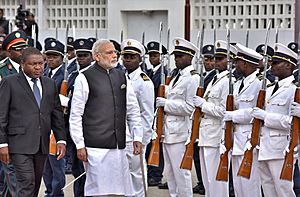 The Prime Minister, Shri Narendra Modi inspecting the Guard of Honour, during the ceremonial welcome, at Maputo, Mozambique on July 07, 2016. The President of Mozambique, Mr. Filipe Nyusi is also seen (2)