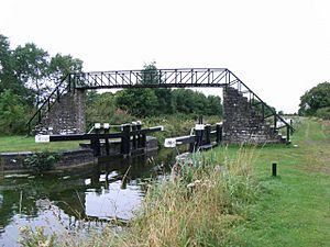 Ribbontail bridge and lock across the Royal Canal near Longwood