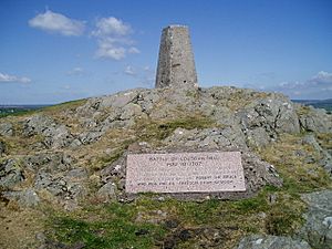 Trig Point and Battle Plaque - geograph.org.uk - 818532.jpg
