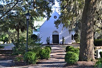 West entrance, Old St. Andrew's Parish Church, Charleston, SC.jpg