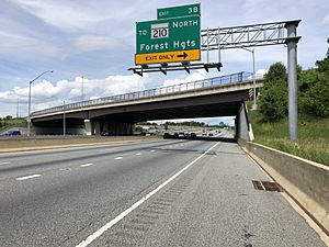 2019-05-27 14 15 32 View north along the outer loop of the Capital Beltway (Interstate 95 and Interstate 495) at Exit 3B (To Maryland State Route 210 North, Forest Heights) in Forest Heights, Prince Georges County, Maryland