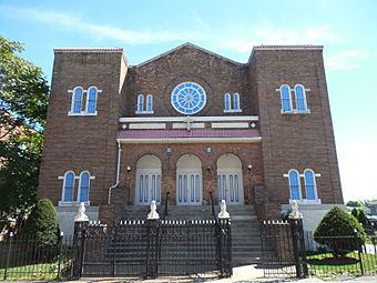 Beth Hamedrash Hagodol Synagogue, Hartford CT.jpg