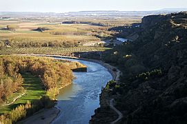 El rio Aragon visto desde lo alto del barranco de Penalen