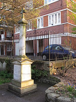 Holy Trinity war memorial, Rotherhithe - geograph.org.uk - 3442561