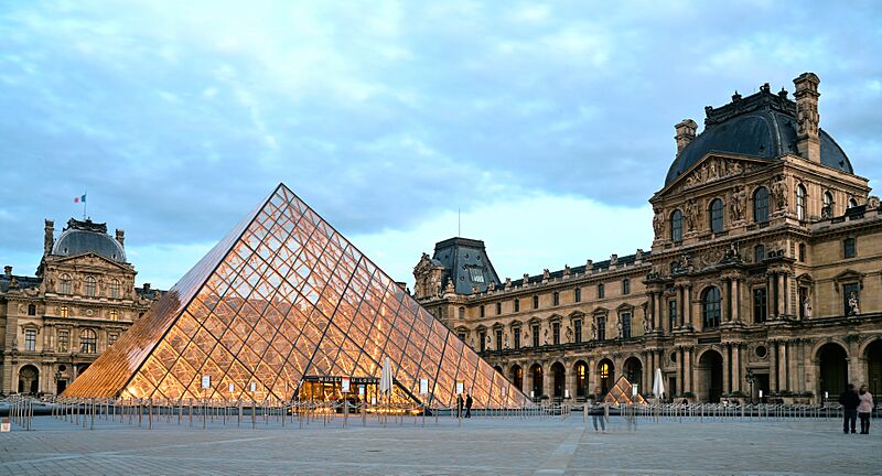 Louvre Museum (27128035747)