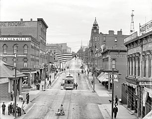 Marquette, MI - Front Street 1909