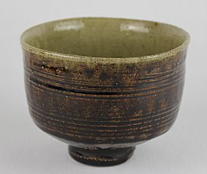 Thrown, Combed tea bowl by Shoji Hamada (YORYM-2004.1.1957) (cropped)