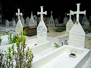 TuamotuCemetery