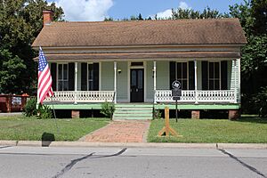 Columbus-tx2016-138(montgomery-house)