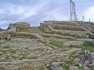 Elviña aceso a croa e muro