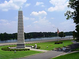 Gadsden, AL, Spirit of American Citizenship Monument, with Coosa River