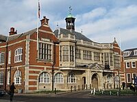 Hendon Town Hall The Burroughs, NW4 - geograph.org.uk - 2782335