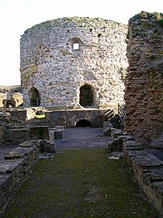 Inner Tower, Camber Castle - geograph.org.uk - 361150
