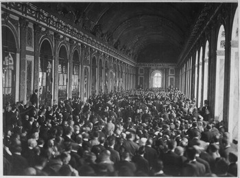 Interior of the Palace des Glaces during the signing of the Peace Terms. Versailles, France., 06-28-1919 - NARA - 531150