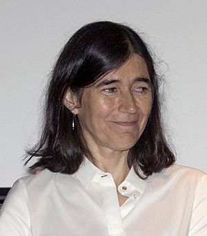 María Antonia Blasco Marhuenda recibiendo los Premios a la Investigación 2014-2015 de la Comunidad de Madrid (cropped).jpg