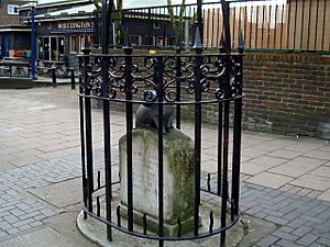 Monument and Pub - "The Whittington Stone" - geograph.org.uk - 1180836