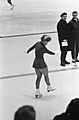 Olympische Spelen 1964 te Innsbruck, Sjoukje Dijkstra tijdens kur, Bestanddeelnr 916-0188