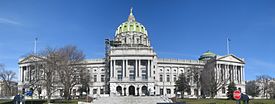 Pennsylvania State Capitol Front Panorama.jpg