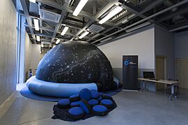 Planetobus - kopuła mobilnego planetarium Centrum Nauki Kopernik w Warszawie