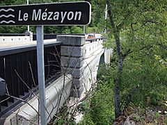 Privas (Ardèche, Fr) Le Mézayon, panneau du pont