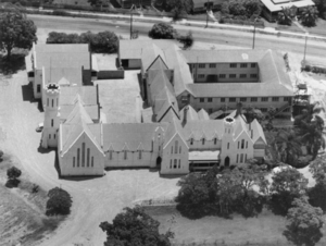Queensland State Archives 2955 Aerial photograph of Ipswich Grammar School c 1970.png