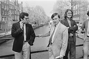 Schakers Kasparov, Karpov en Timman (v.l.n.r.) op OZ Voorburgwal bij bezoek aan , Bestanddeelnr 933-9647