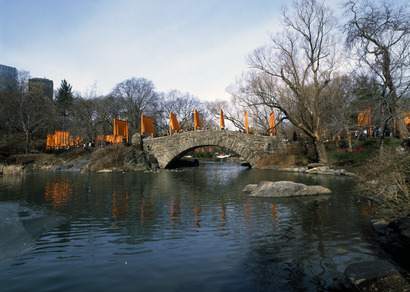 The Gates, a site-specific work of art by Christo and Jeanne-Claude in Central Park, New York City LCCN2011633978.tif