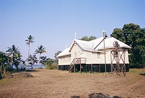 Tiwi church 2642
