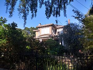 1255 Victoria Ave, Victoria, BC, Canada