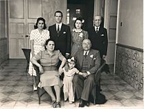 1940. En su noviazgo con Alicia, aparecen su padre, Rafael Caldera Izaguirre, su hermana Rosa Elena y sus tíos y padres adoptivos, María Eva y Tomás Liscano, en Miracielos, Caracas