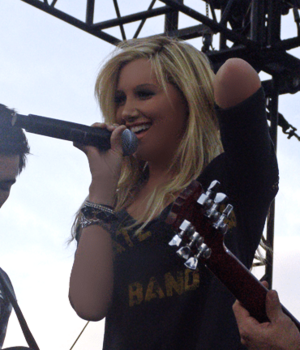 Ashley Tisdale in Scottsdale 2 (cropped)