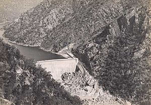 Burrinjuck Dam (5061232646)