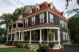 Carriage House Inn (1)
