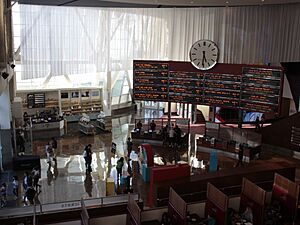 Cinerama Dome, interior, Los Angeles (July 2019) 1